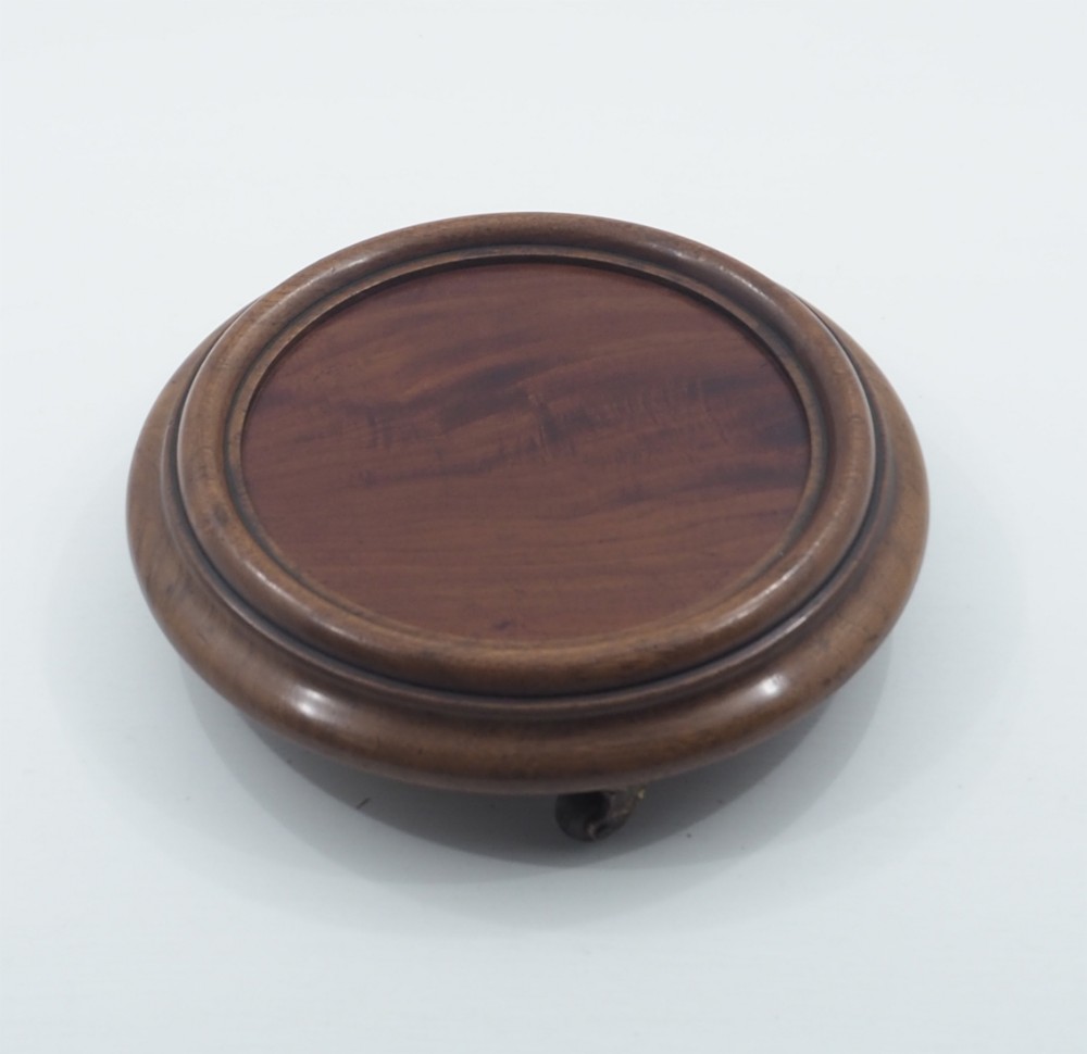 19th CENTURY MAHOGANY TABLE COASTER