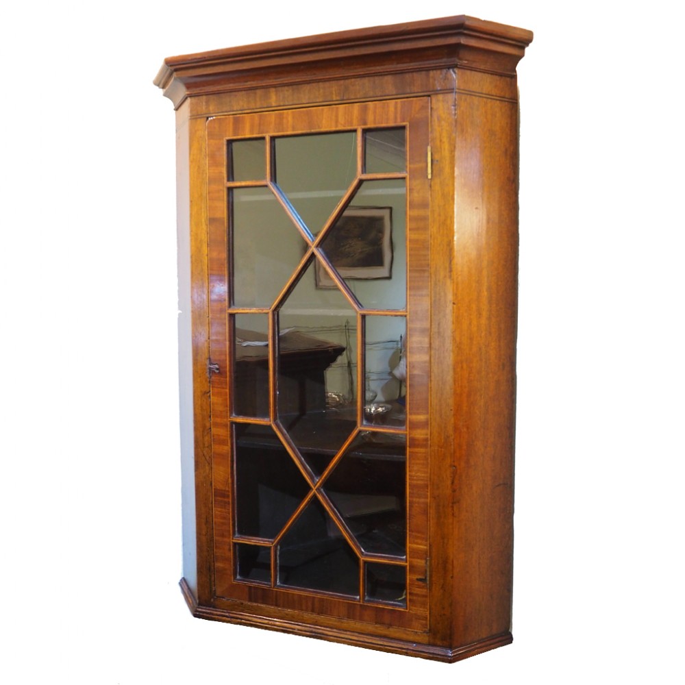 GEORGIAN SCOTTISH MAHOGANY GLAZED CORNER CABINET