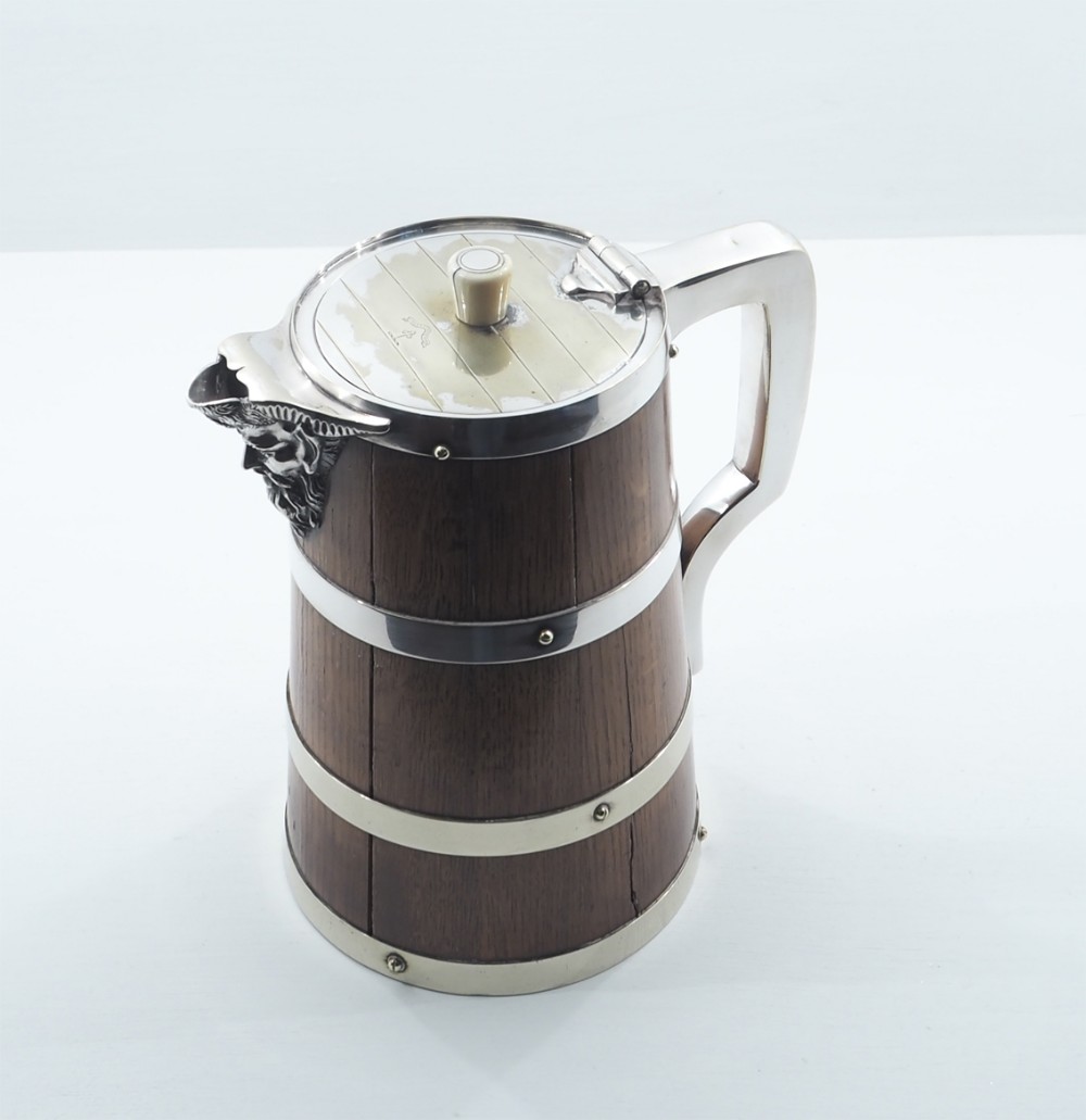LARGE EDWARDIAN COOPERED OAK TANKARD