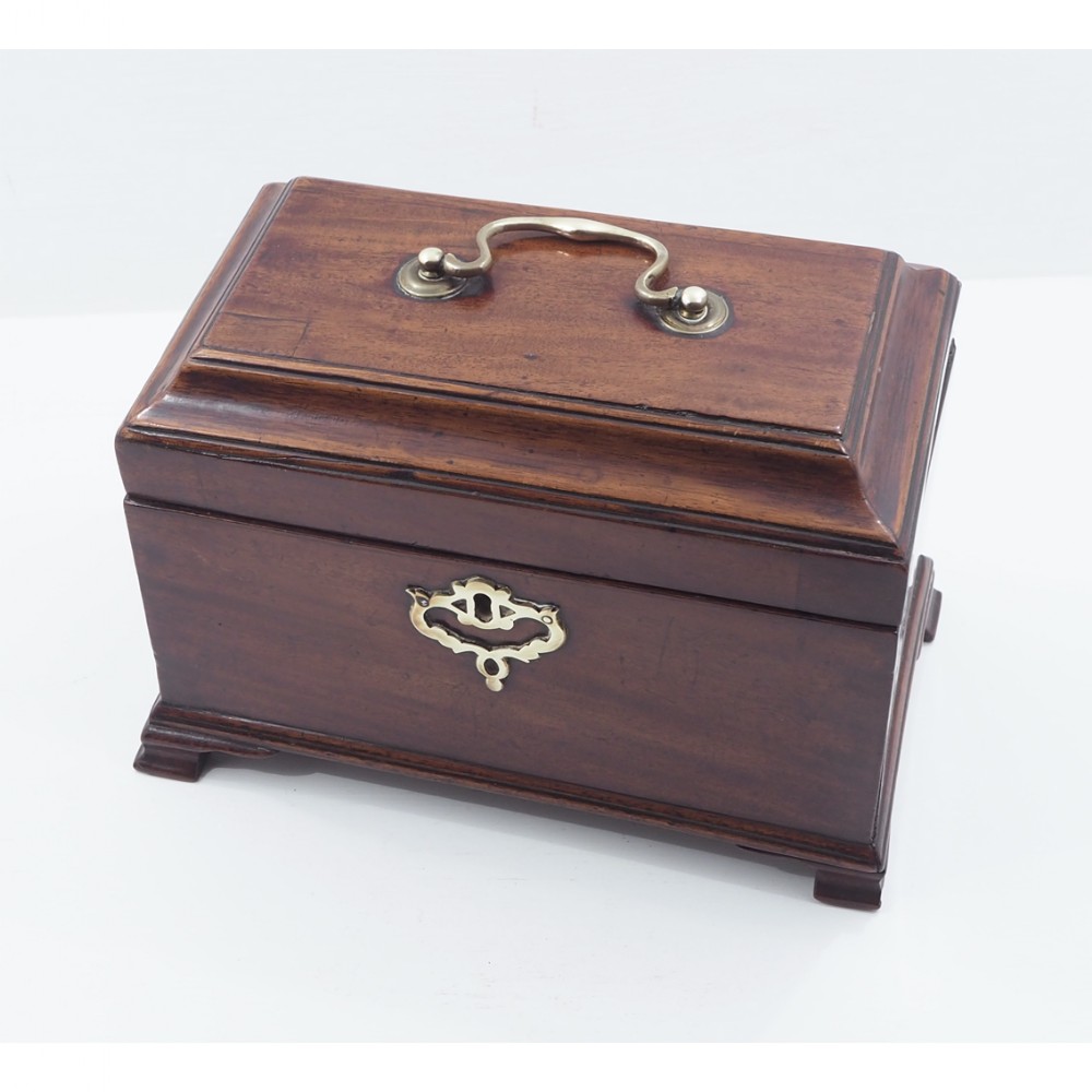 GOOD GEORGE III MAHOGANY TEA CADDY