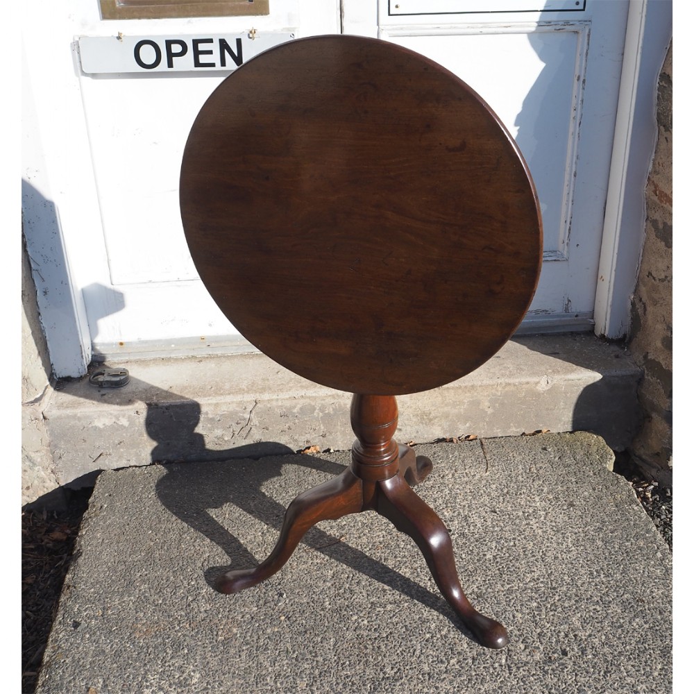 18th CENTURY CUBAN MAHOGANY TRIPOD TABLE