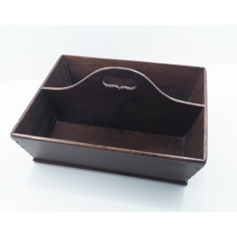 LARGE 18th CENTURY MAHOGANY CUTLERY BOX