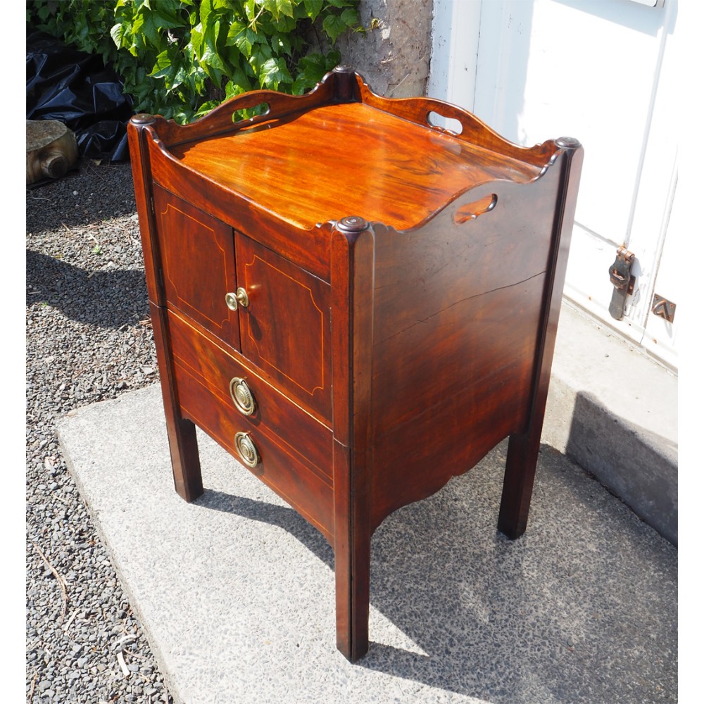 GEORGIAN MAHOGANY TRAY TOP NIGHT TABLE