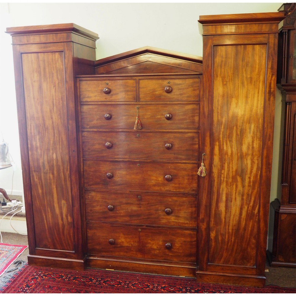GEORGIAN MAHOGANY BREAKFRONT WARDROBE