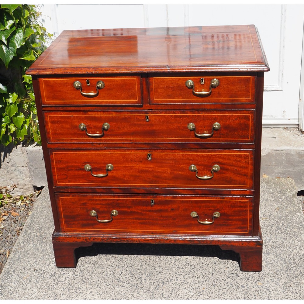 VERY SMALL GEORGIAN MAHOGANY CHEST