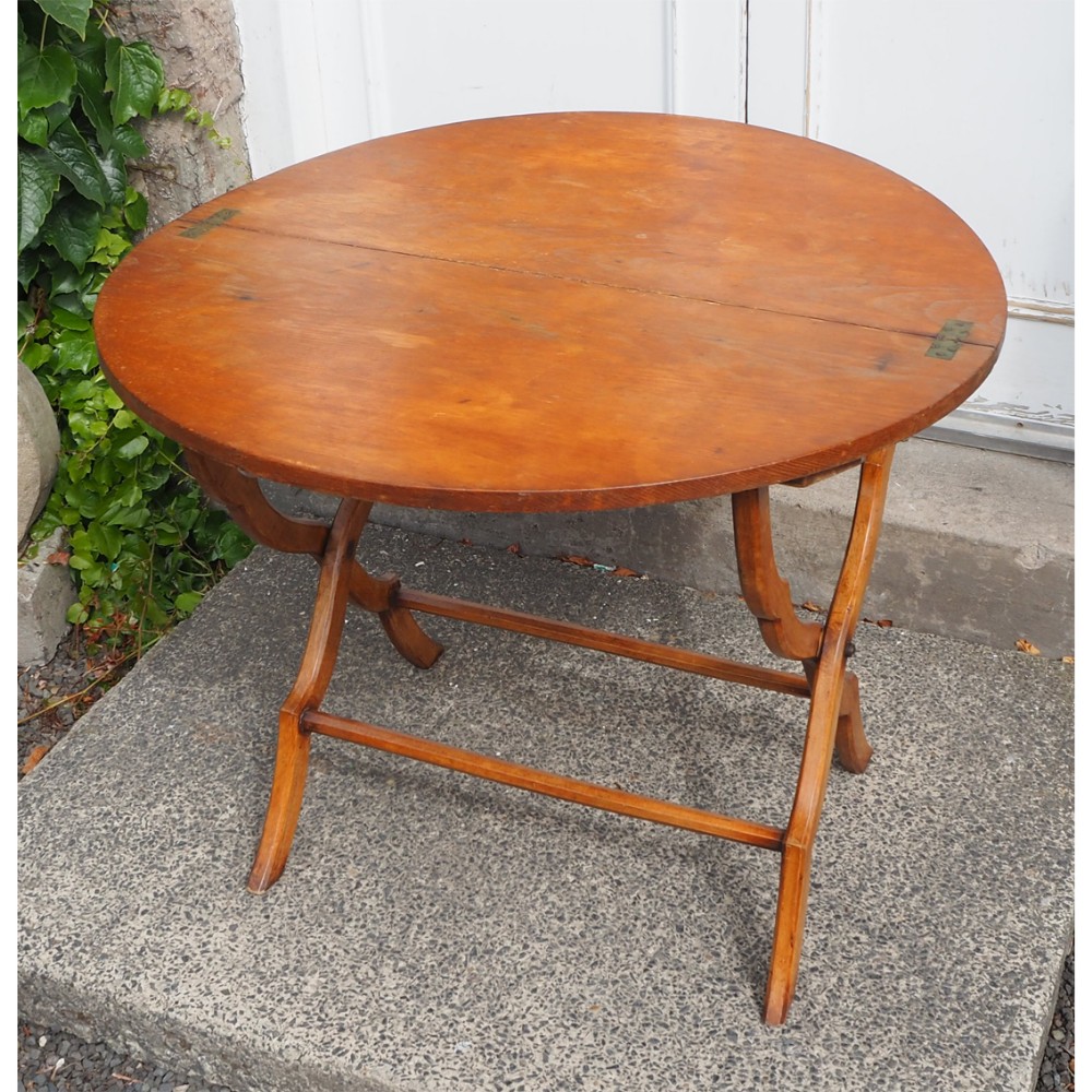EARLY 19th CENTURY PINE & FRUITWOOD COACHING TABLE