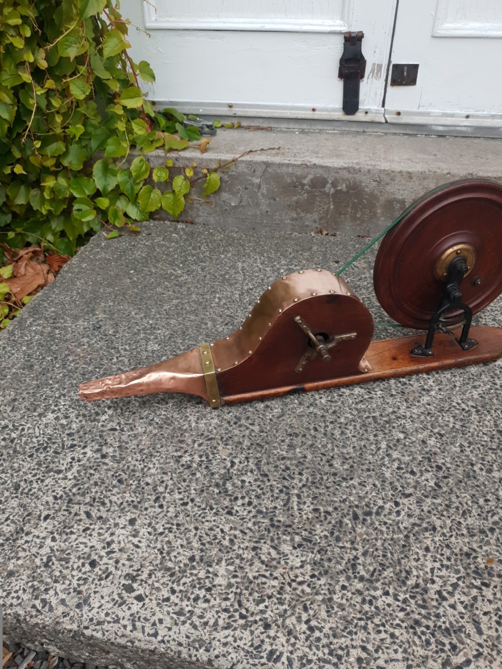 GEORGIAN MAHOGANY & COPPER MECHANICAL BELLOWS  View III