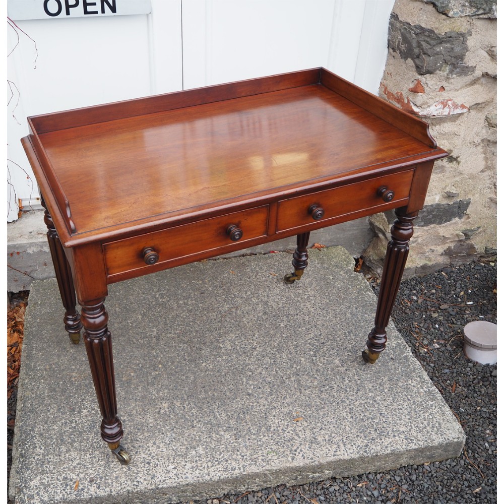FINE GILLOWS 2 DRAWER MAHOGANY TABLE