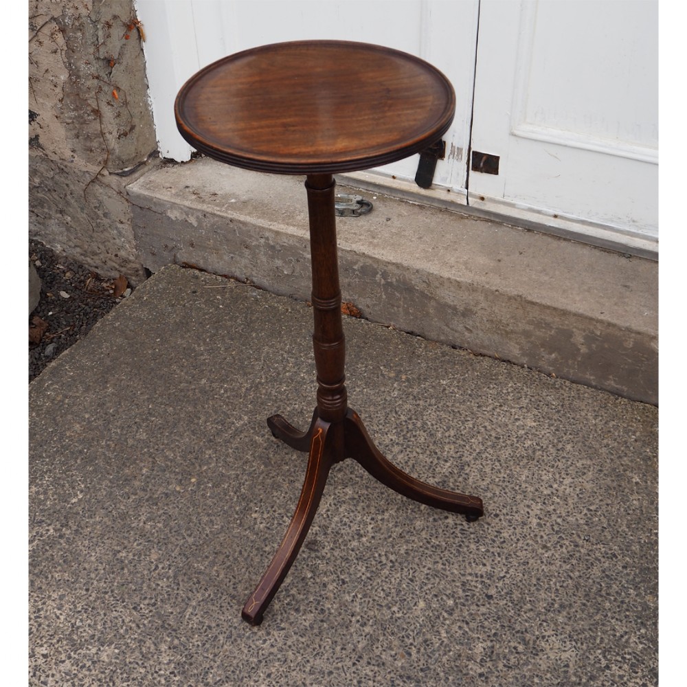 GEORGE III MAHOGANY LAMP TABLE