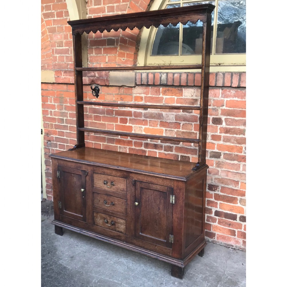 SMALL SIZE GEORGIAN OAK DRESSER & RACK