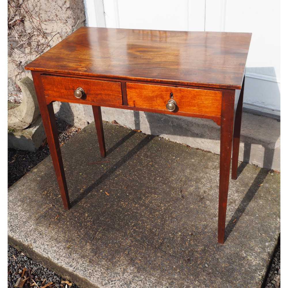 GEORGIAN COUNTRY MAHOGANY SIDE TABLE