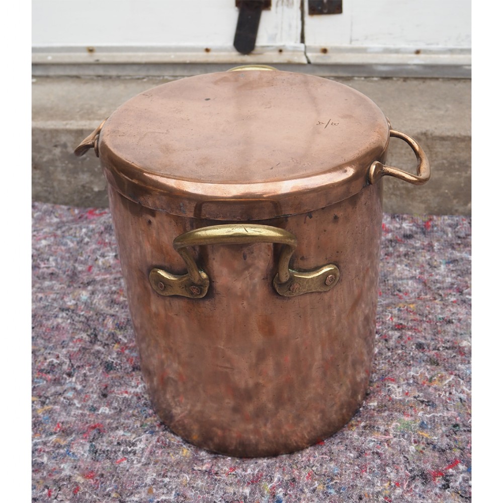 LARGE EARLY 19th CENTURY COPPER COOKING POT