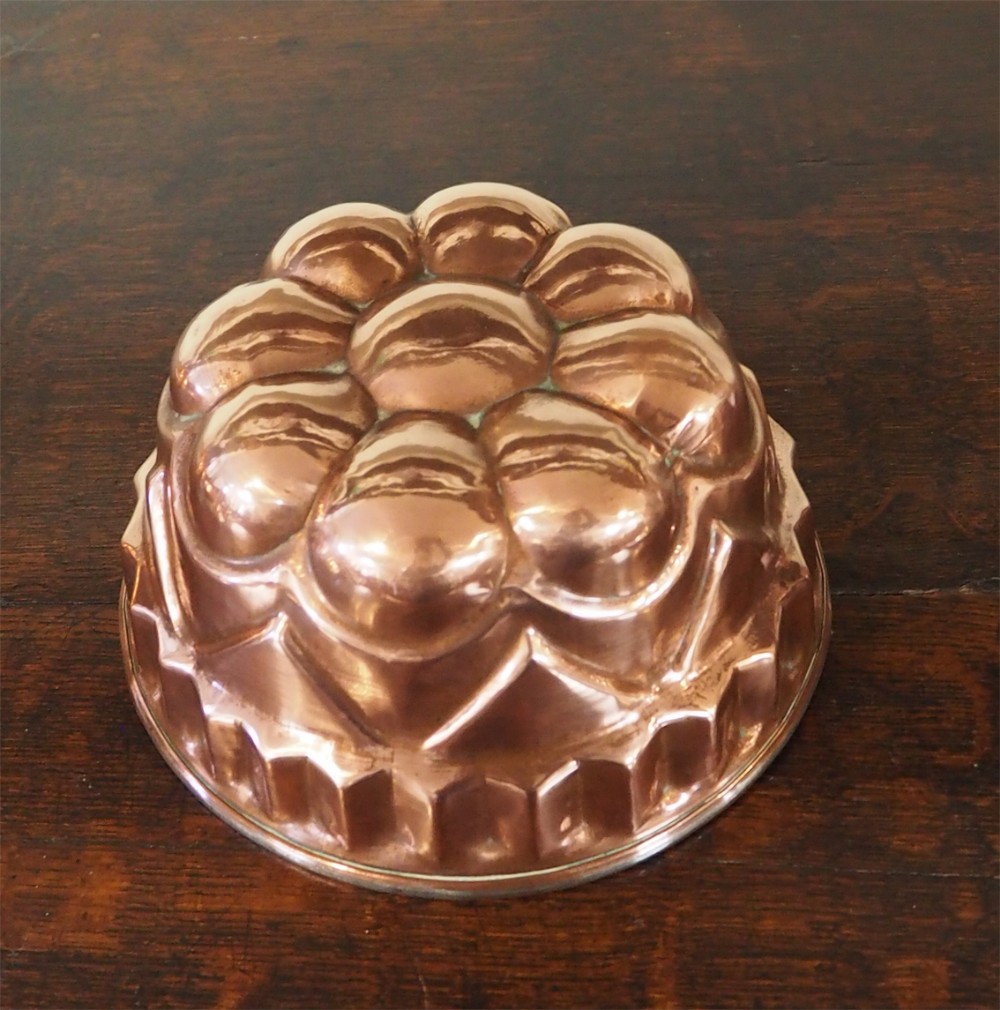 VICTORIAN ROUND COPPER JELLY MOULD