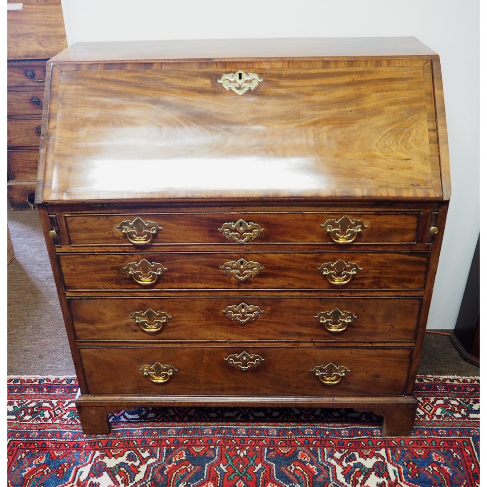 18th CENTURY GEORGE III MAHOGANY BUREAU