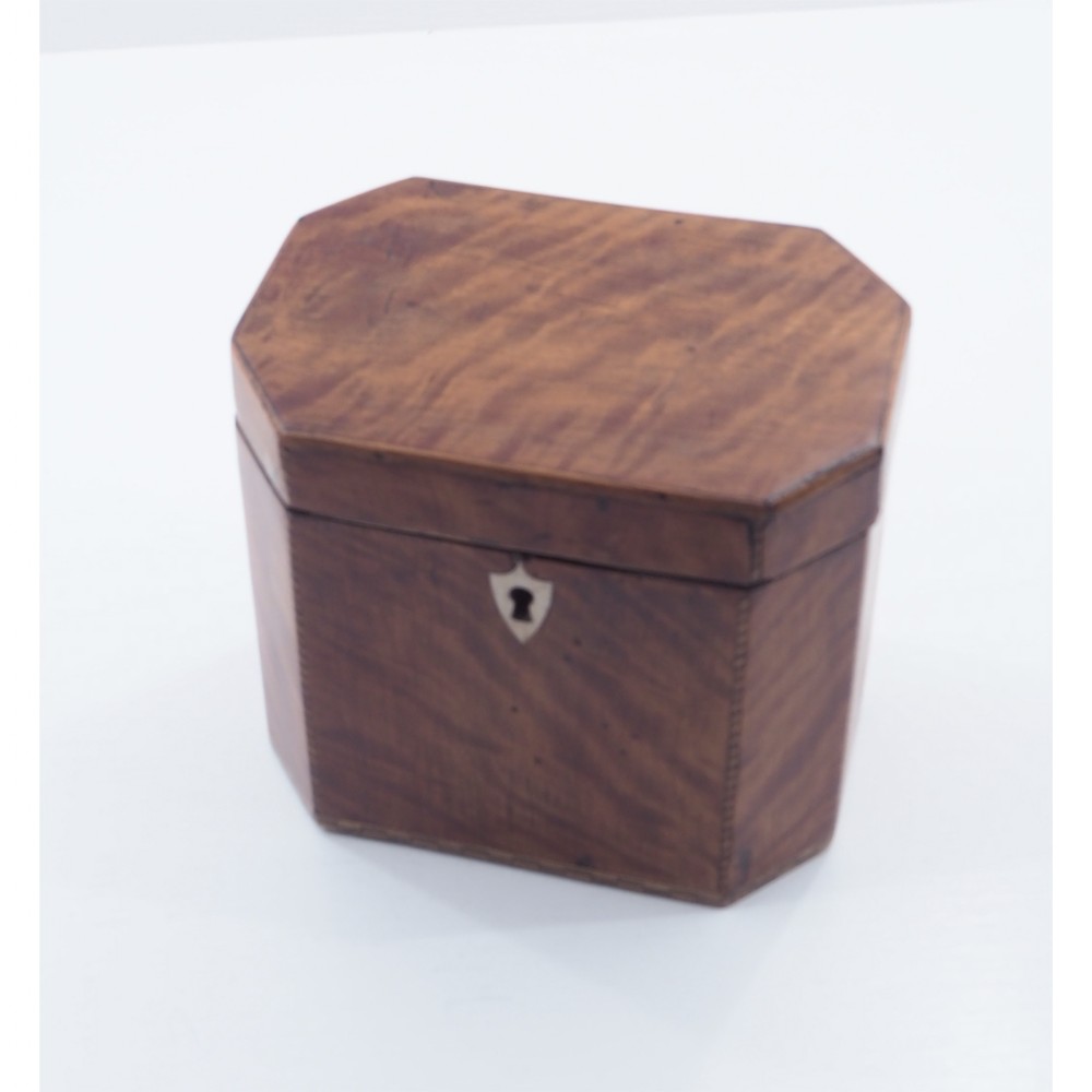 18th CENTURY SCOTTISH SATIN BIRCH TEA CADDY