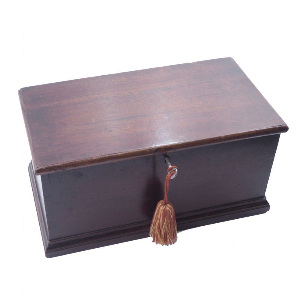 18th CENTURY DOVETAILED WALNUT DEED BOX