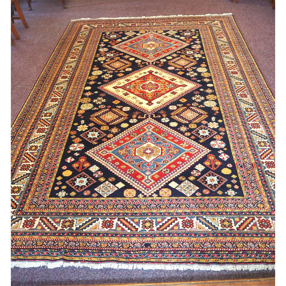 FINE QUALITY PERSIAN QUASQUAI WOOL CARPET