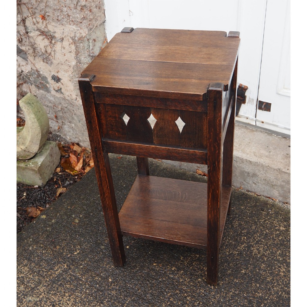 SCOTTISH ARTS & CRAFTS OAK LAMP TABLE