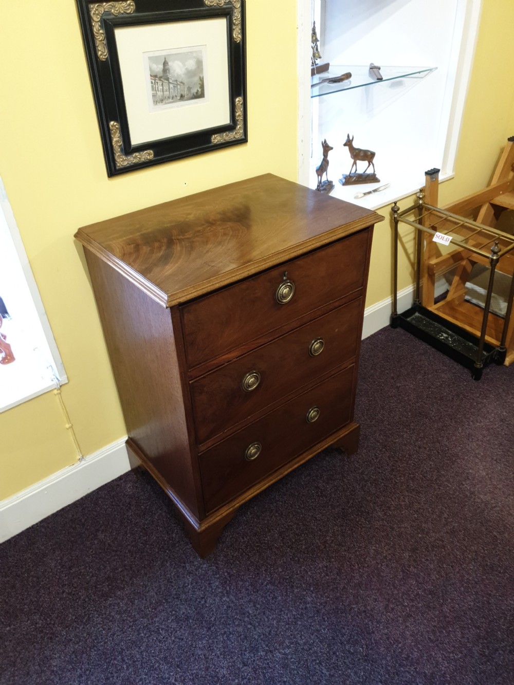SMALL GEORGIAN MAHOGANY BEDSIDE CHEST View II