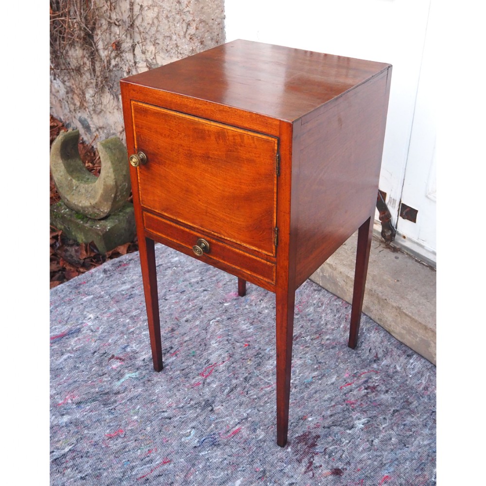 GEORGIAN MAHOGANY SQUARE BEDSIDE CABINET