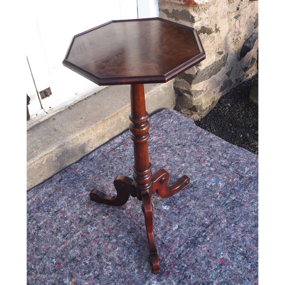 EARLY 19TH CENTURY DUTCH CANDLE STAND