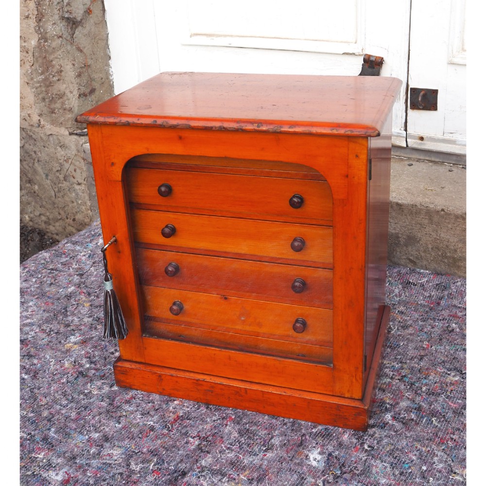 SCOTTISH GOLDEN PINE COLLECTORS CABINET