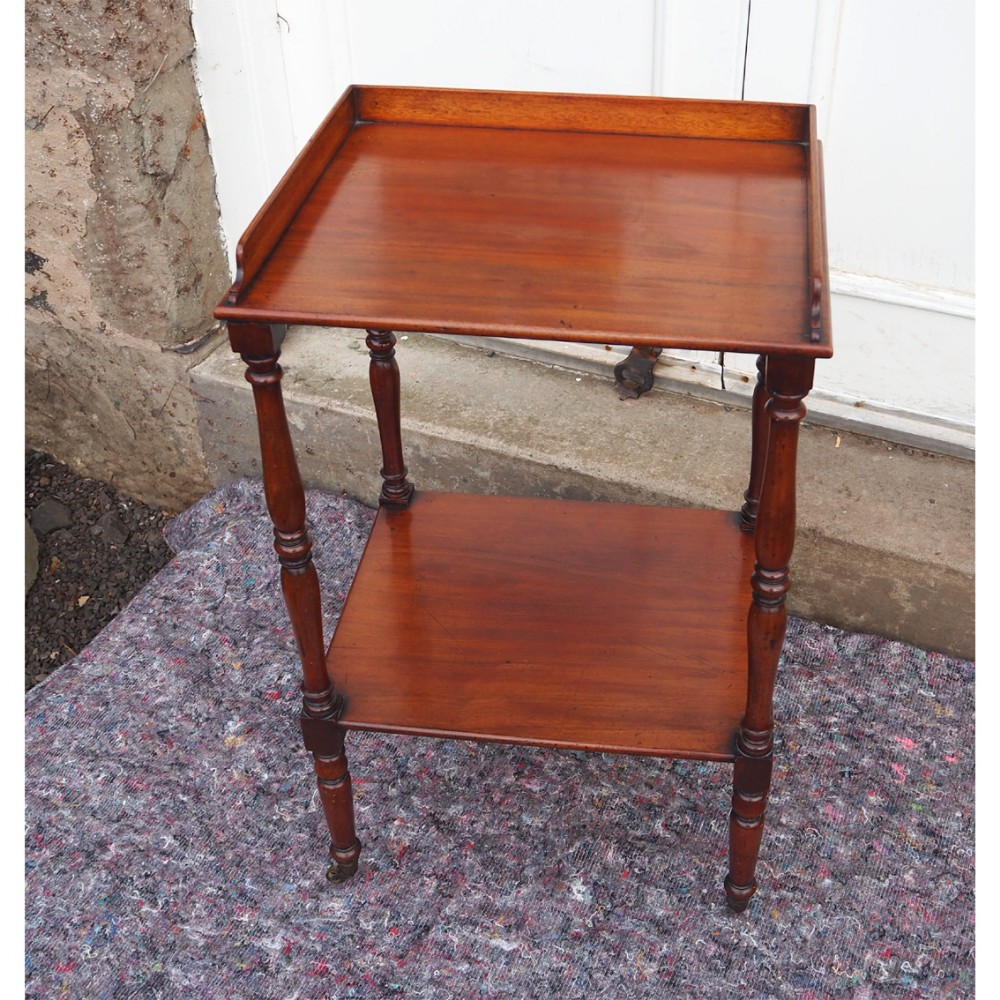 PRETTY GEORGIAN MAHOGANY 2 TIER ETARGERE