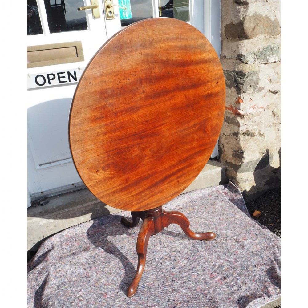 LARGE 18th CENTURY MAHOGANY TRIPOD TABLE
