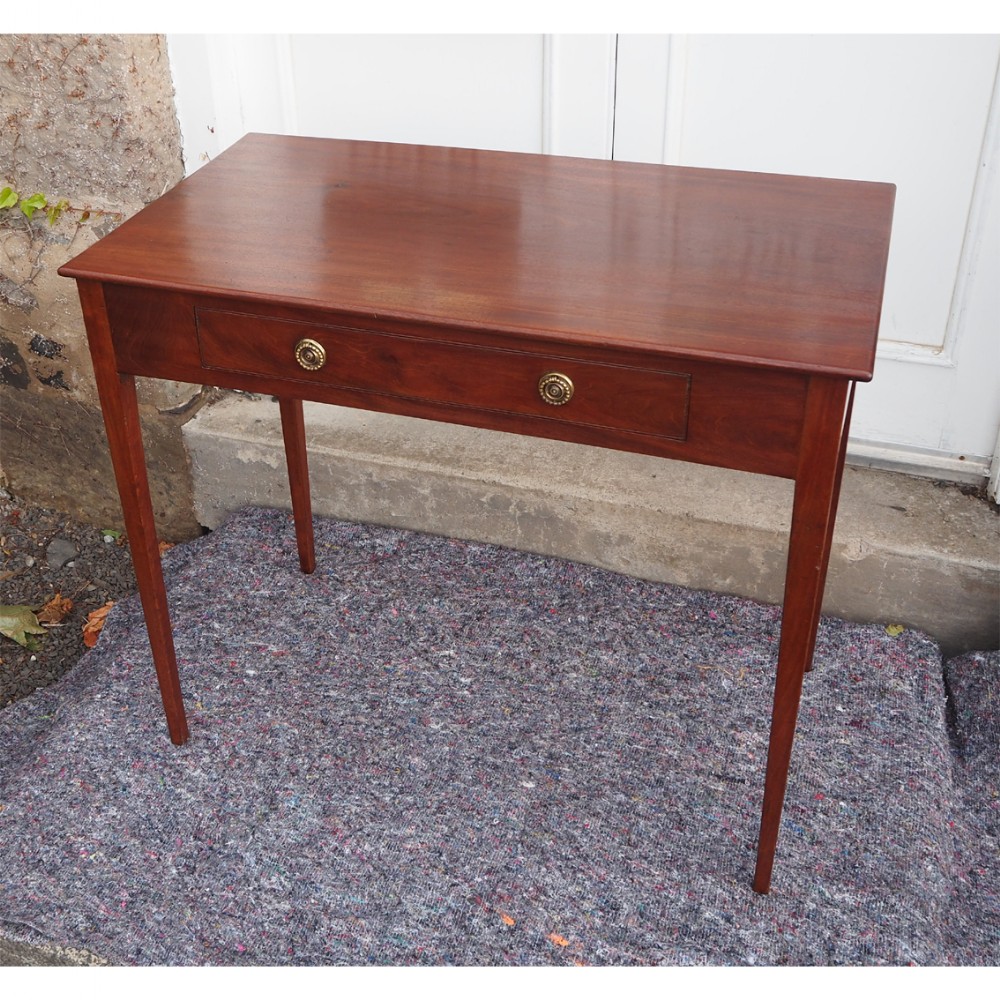 ELEGANT GEORGIAN SCOTTISH SIDE TABLE