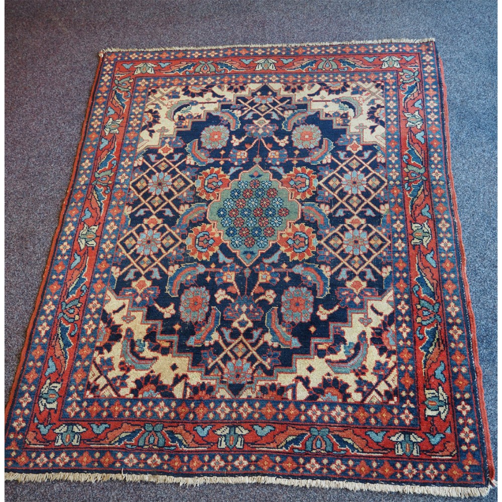 Antique Persian Hamadan Rug. Lovely Design