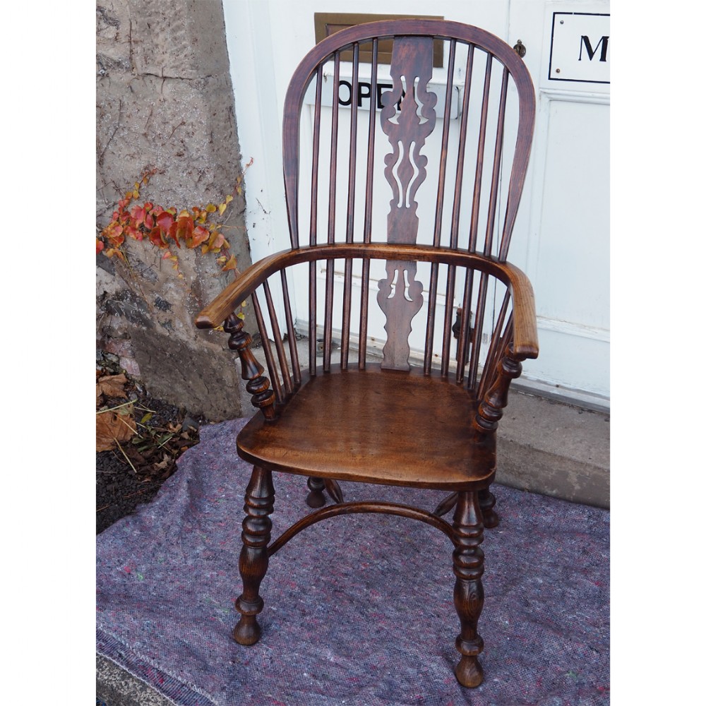MID 19th CENTURY HIGH BACK WINDSOR CHAIR