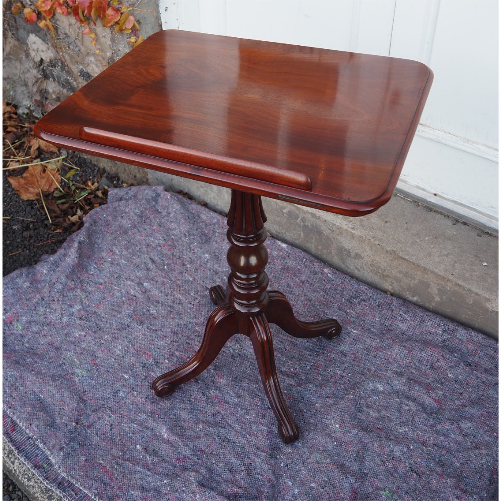 EARLY 19th CENTURY MAHOGANY READING TABLE