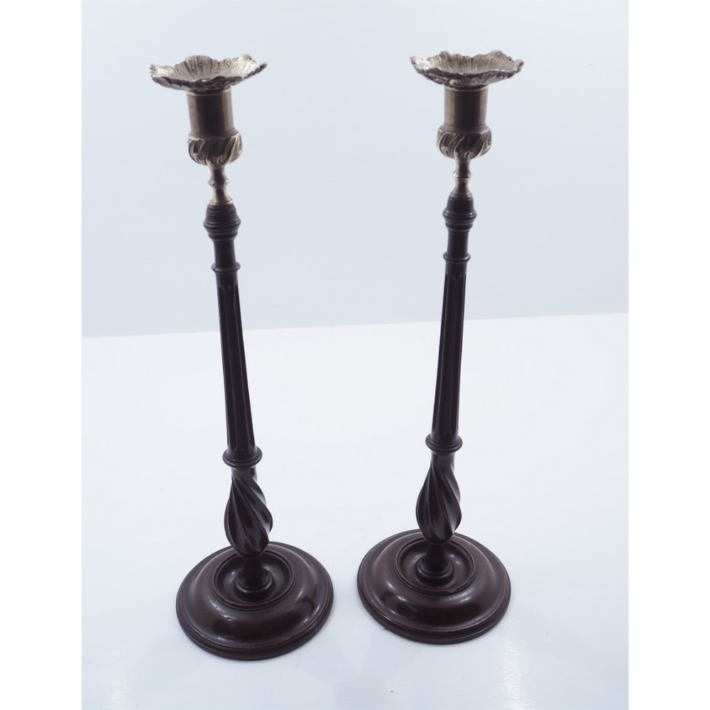 ELEGANT PAIR OF GEORGIAN STYLE CANDLESTICKS