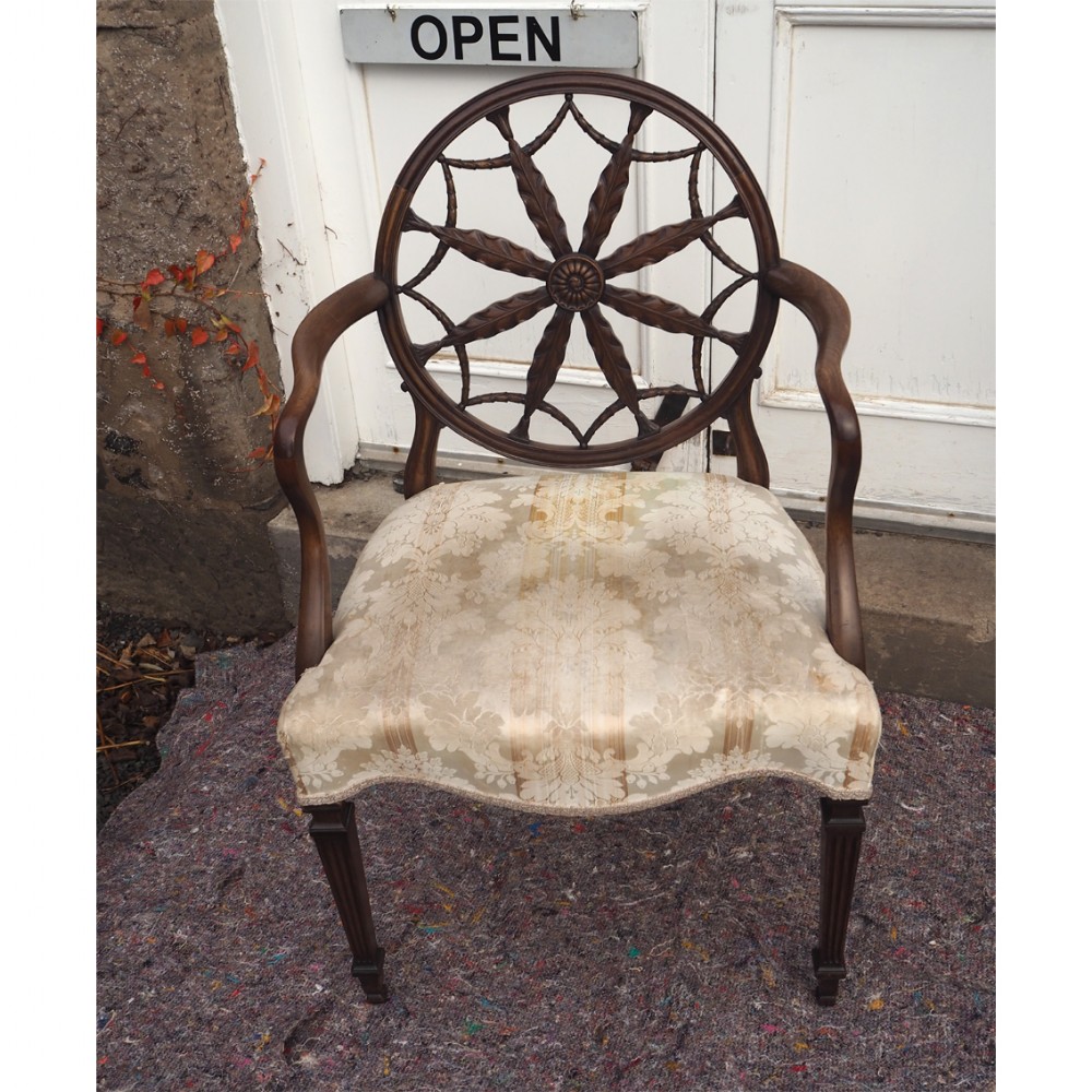 GEORGIAN HEPPLEWHITE STYLE MAHOGANY CHAIR