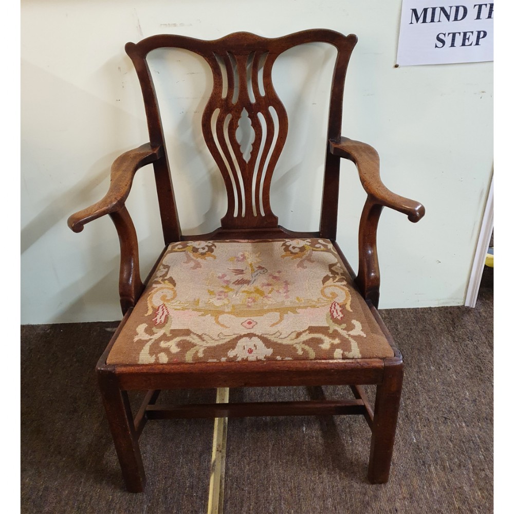 18th CENTURY WALNUT ARM OR DESK CHAIR