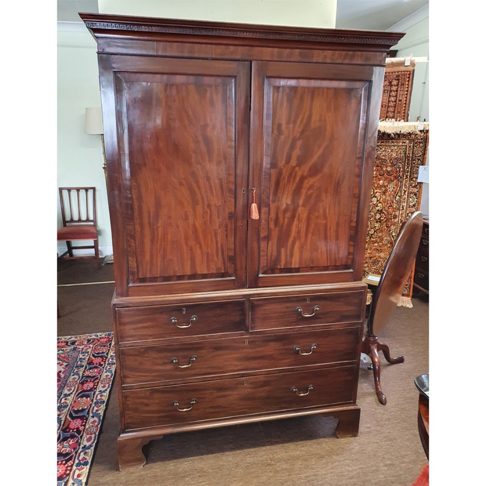 GEORGE 3rd MAHOGANY LINEN PRESS