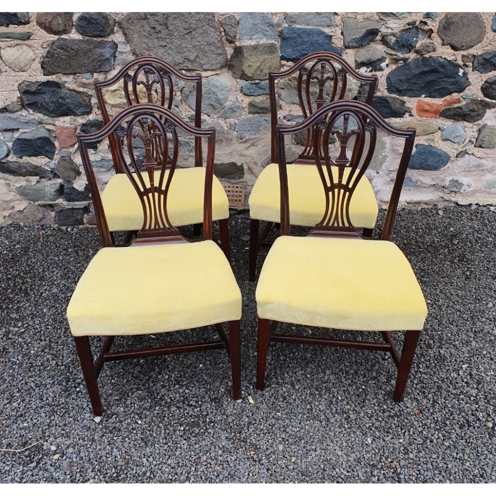 Fine Set of 4 18th Cent. Hepplewhite Dining Chairs