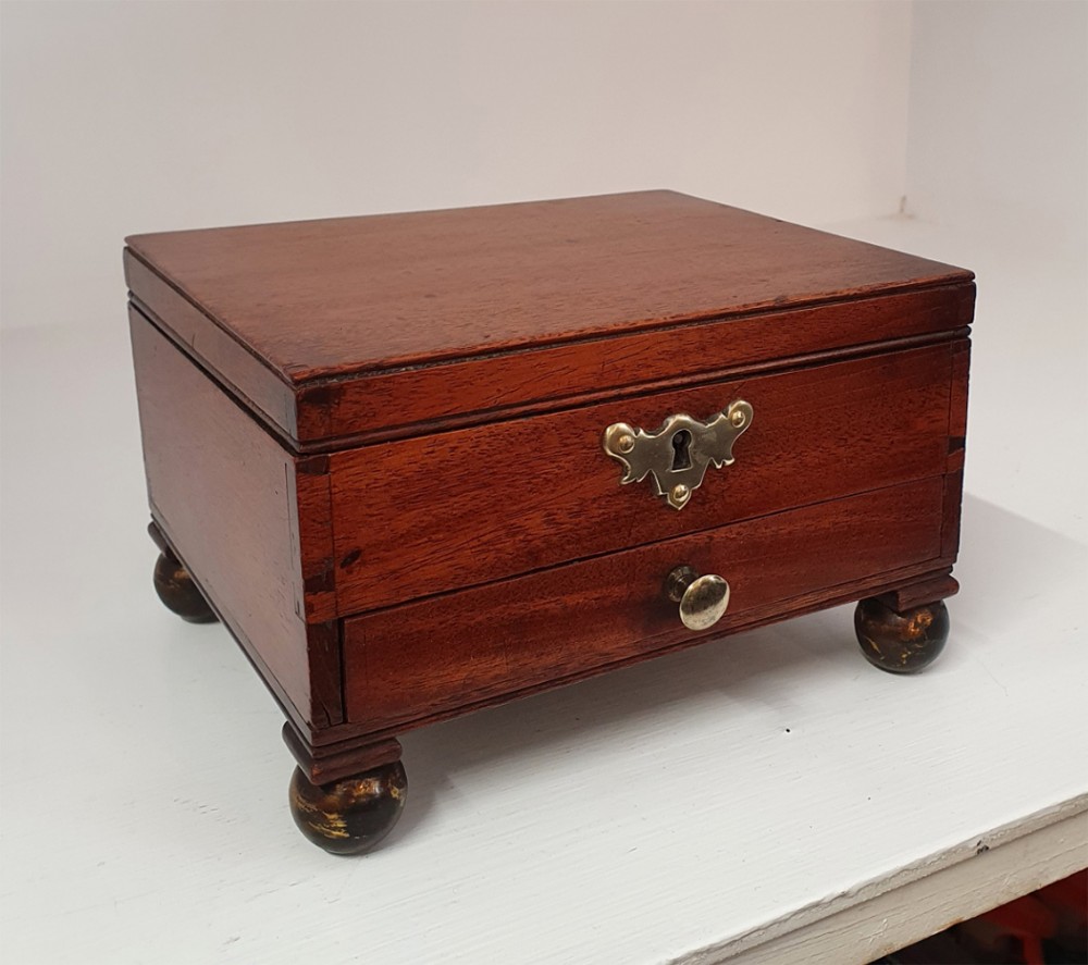 Pretty Georgian Mahogany Jewelry Box