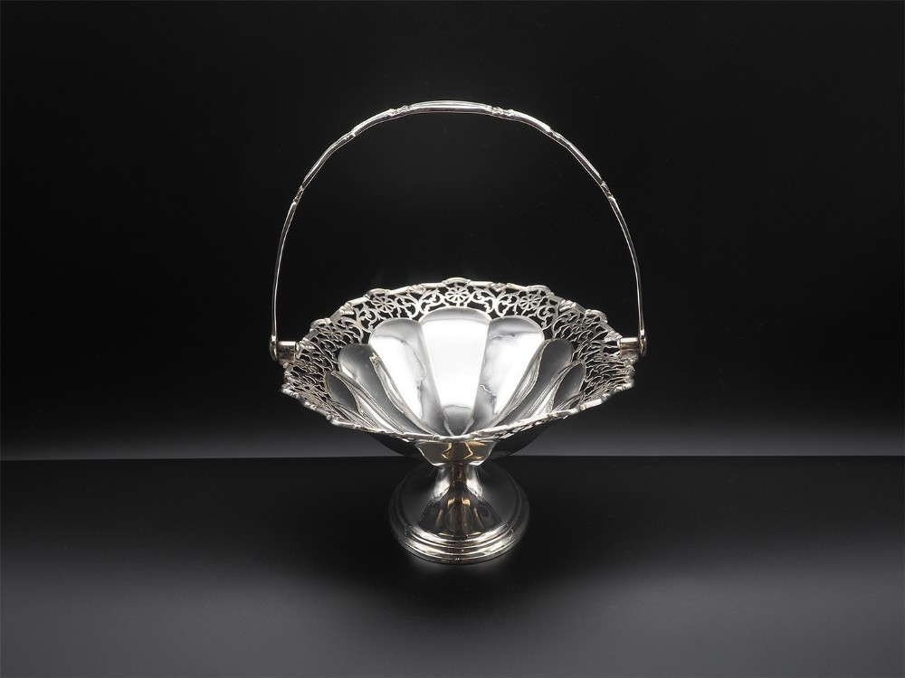 GOOD EDWARDIAN OVAL SILVER BASKET 