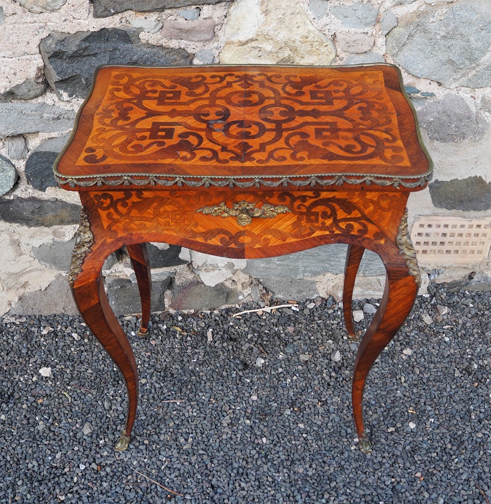 Fine Quality Small French Ladies Dressing Table
