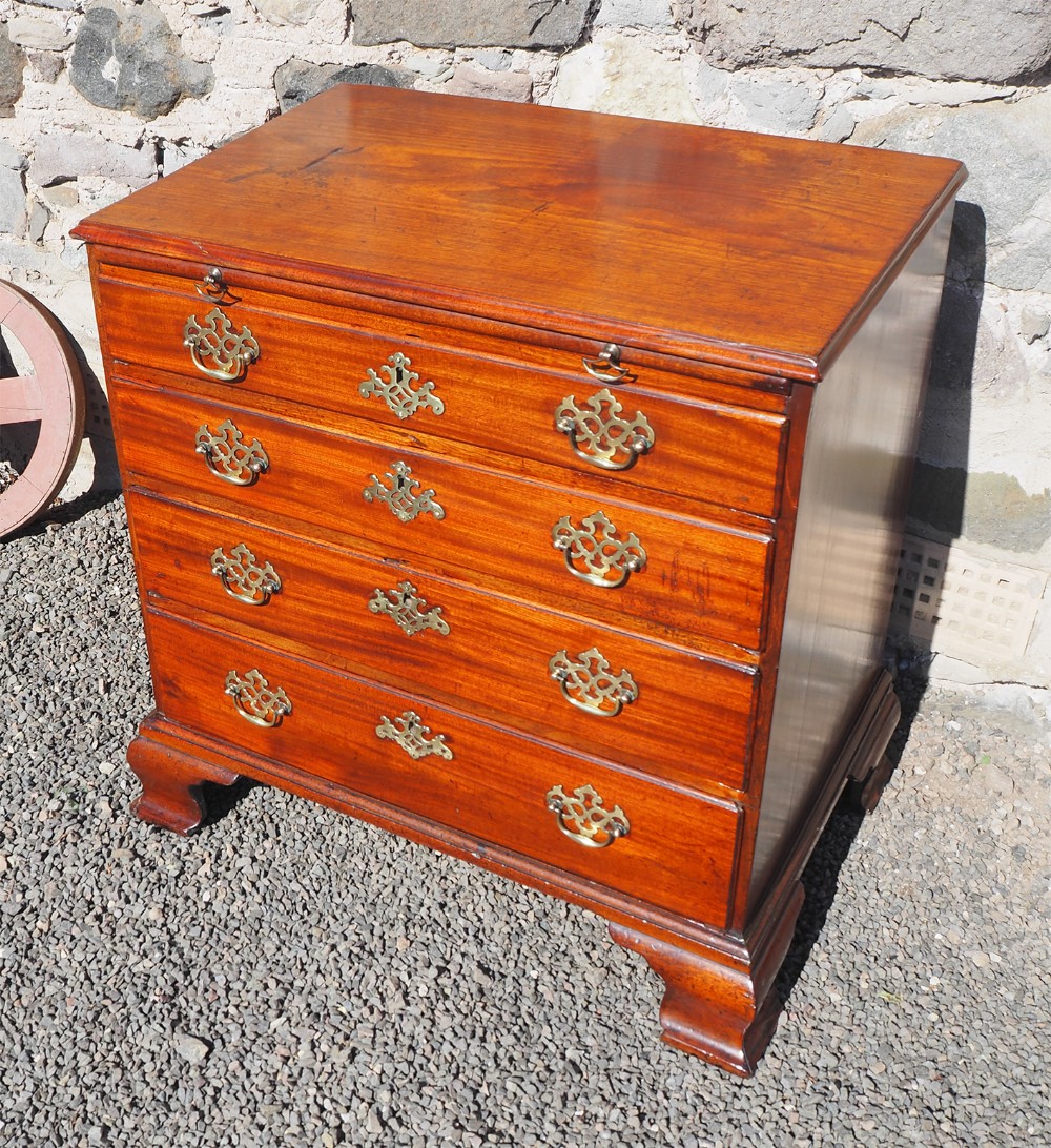 Fine Small Early Georgian Walnut Chest