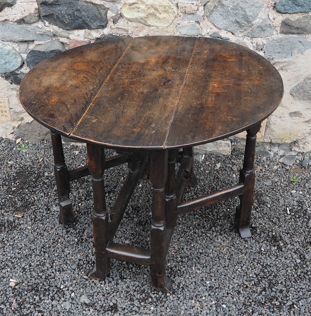 Small Late 17th Century Oak Gateleg Table