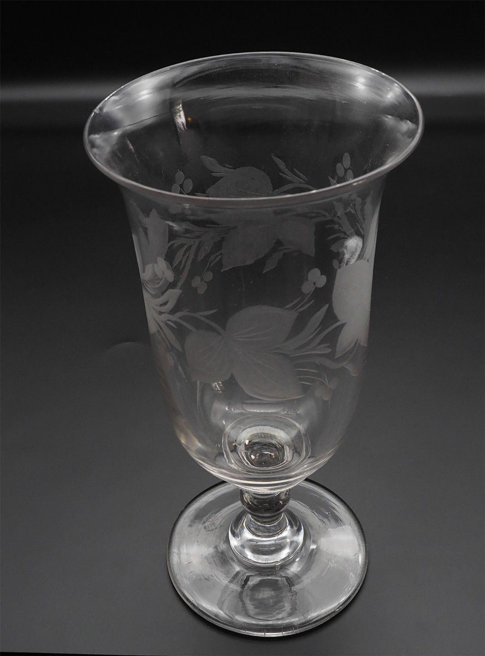 Beautiful Edwardian Glass Celery Vase