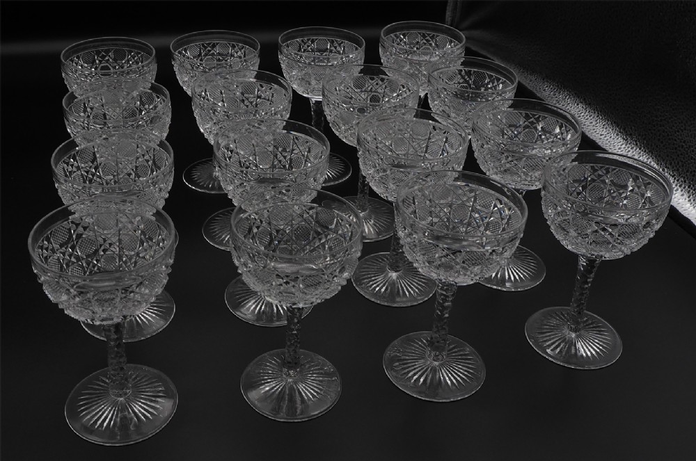 Superb Set of 16 Port / Sherry Glasses