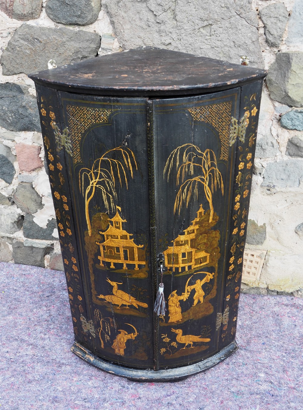 Queen Anne Lacquered Corner Cabinet