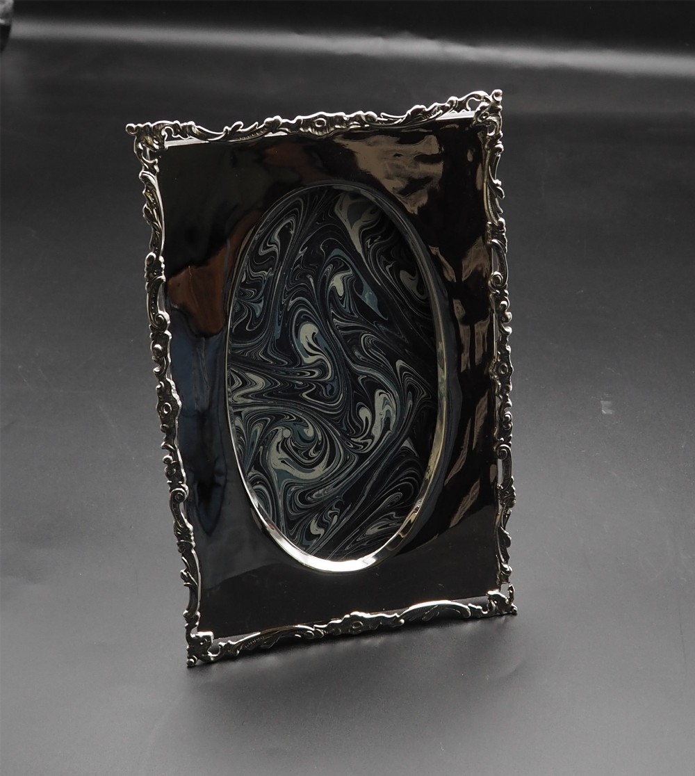 Superb Quality Silver Photo Frame