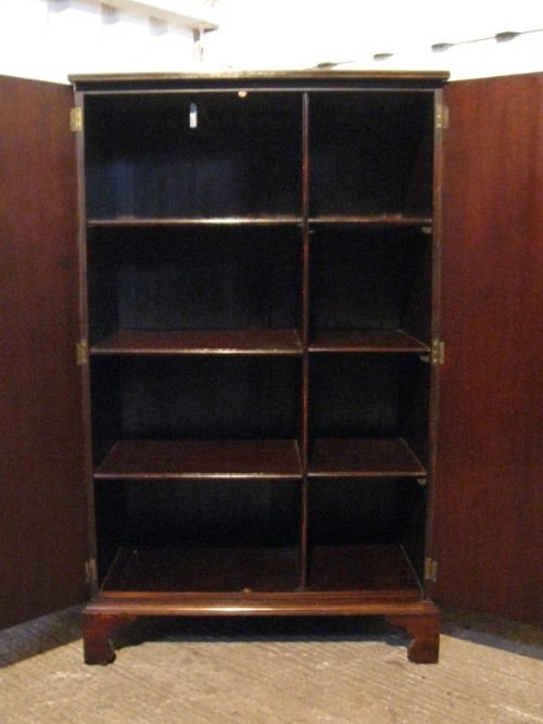 fig 3. SUPERB EDWARDIAN MAHOGANY CHIPPENDALE WARDROBE DRESSING TABLE AND TALL BOY 3 PIECE BEDROOM SUITE C1900