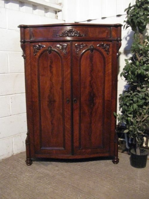 Gorgeous Antique William 1v Mahogany Serpentine Cabinet Linen Press C1820