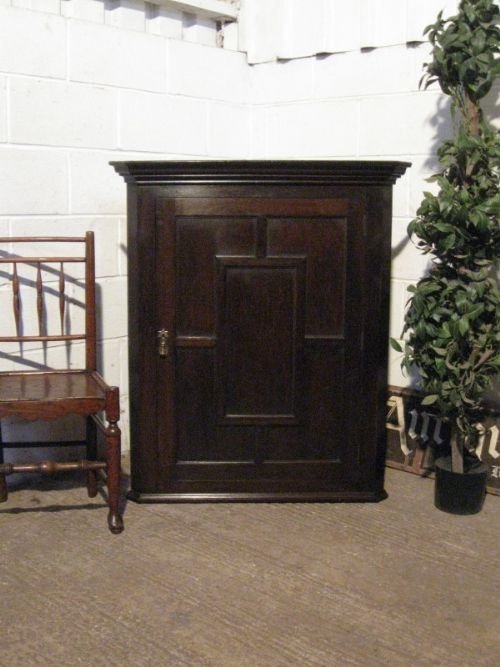 fig 1. LARGE ANTIQUE VICTORIAN COUNTRY OAK CORNER CABINET C1880