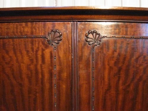 fig 1. LOVELY ANTIQUE EDWARDIAN  SERPENTINE FRONTED FIGURED MAHOGANY TRIPLE WARDROBE ARMOIRE C1900